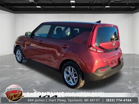 Certified 2021 Kia Soul S image 3