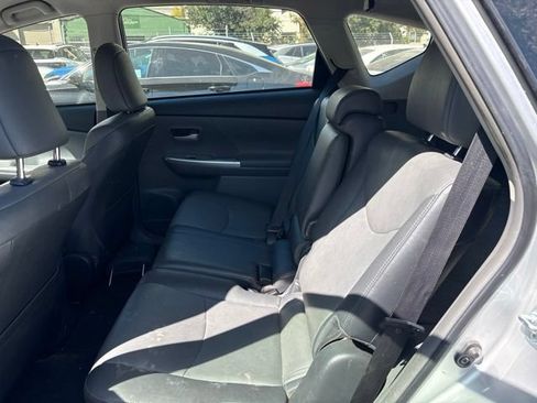 Used 2014 Toyota Prius V Five FWD image 9