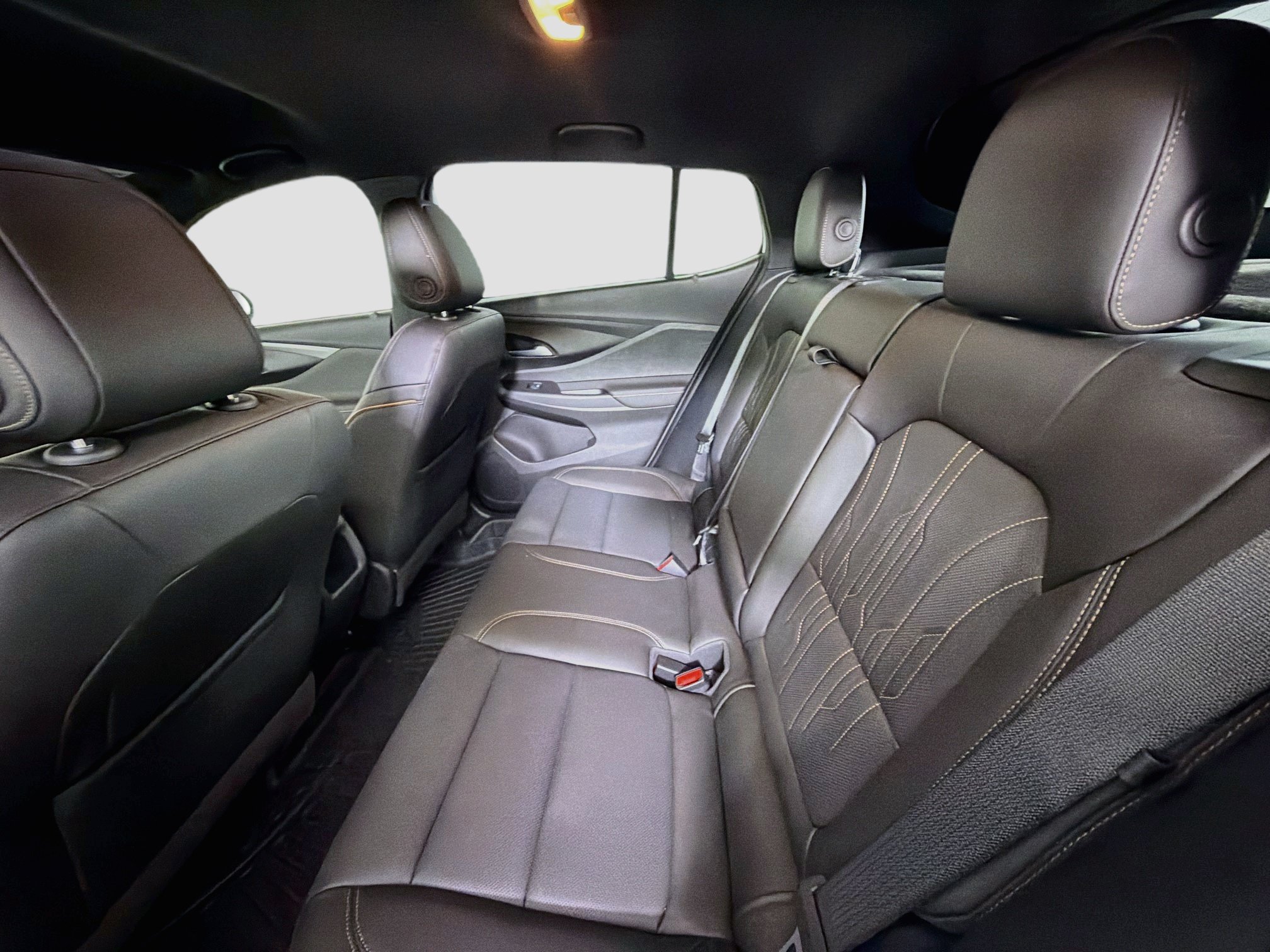 Used 2025 Buick Envista Avenir FWD image 27