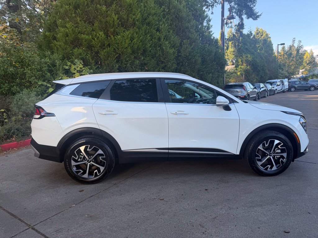 Used 2025 Kia Sportage EX AWD/4WD image 2