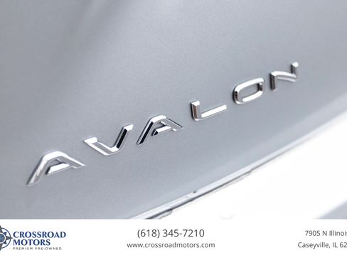 Used 2018 Toyota Avalon XLE Premium FWD image 11