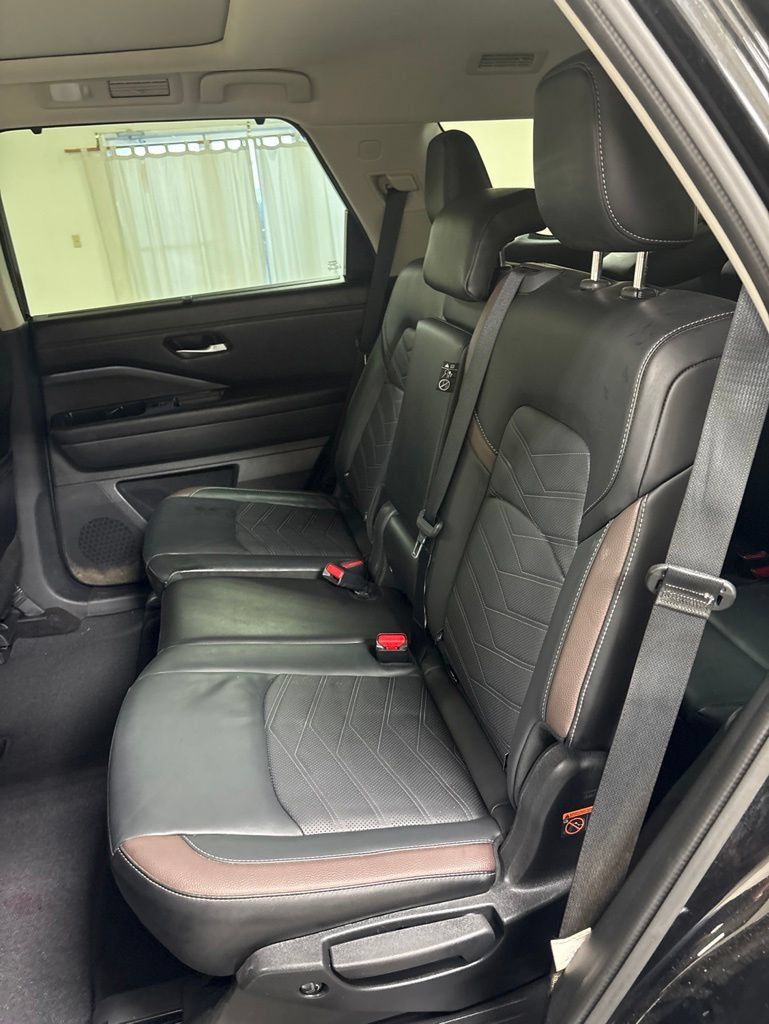 Used 2025 Nissan Pathfinder Platinum w/ Cargo Package FWD image 24