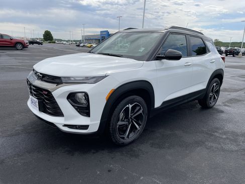 Used 2023 Chevrolet TrailBlazer RS w/ Convenience Package AWD/4WD image 1