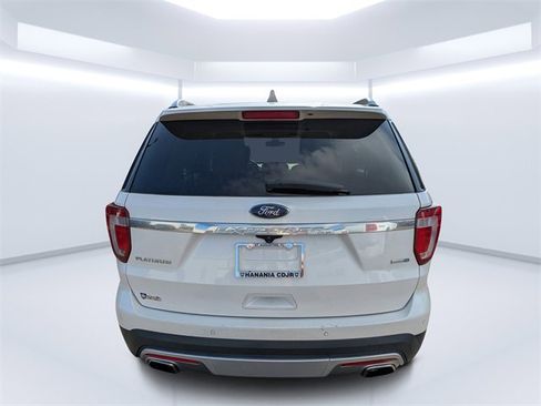 Used 2017 Ford Explorer Platinum image 4