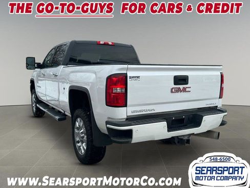 Used 2018 GMC Sierra 2500 Denali w/ Duramax Plus Package AWD/4WD image 5