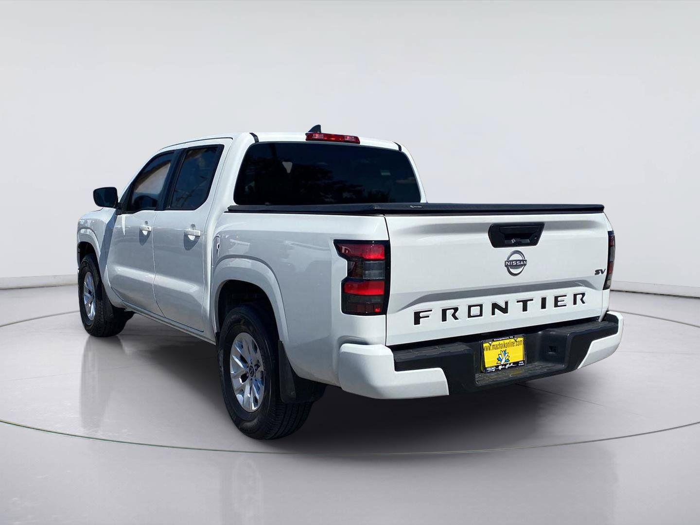 Used 2024 Nissan Frontier SV RWD image 3