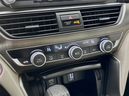 Used 2018 Honda Accord LX image 15