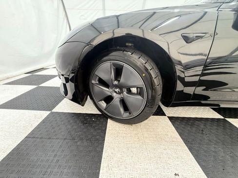 Used 2022 Tesla Model 3 image 9