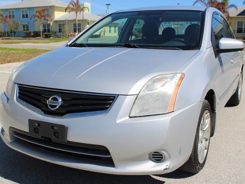 Used 2012 Nissan Sentra 2.0 S image 2