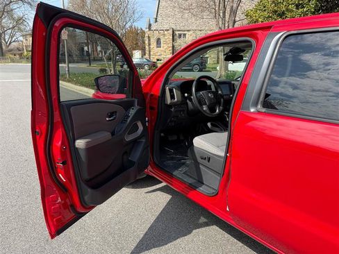 Used 2022 Nissan Frontier SV RWD image 23