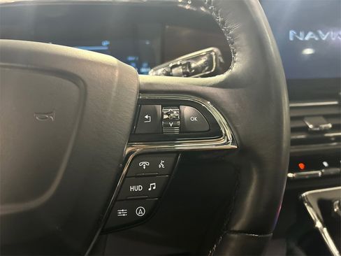 Used 2023 Lincoln Navigator Reserve image 13