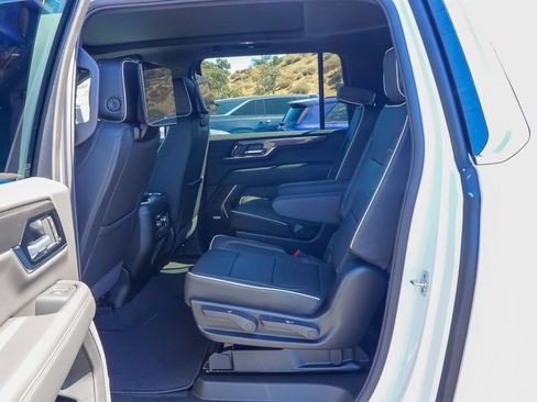 New 2026 GMC Yukon XL Elevation w/ Elevation Premium Package AWD/4WD image 10