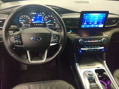 Used 2020 Ford Explorer Limited w/ Class III Trailer Tow Package AWD/4WD image 22