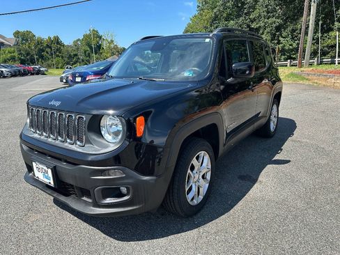 Used 2017 Jeep Renegade Latitude w/ Cold Weather Group AWD/4WD image 1