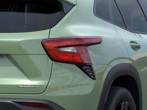 New 2026 Chevrolet Trax ACTIV w/ Sunroof Package FWD image 11