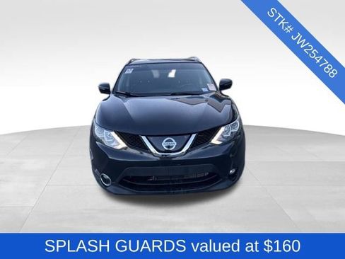 Used 2018 Nissan Rogue Sport SL image 2
