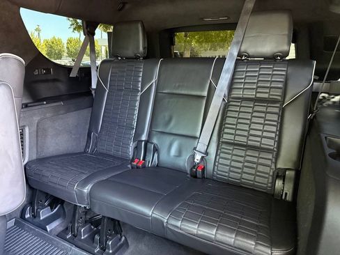 Used 2024 Cadillac Escalade ESV V w/ LPO, ONYX Package AWD/4WD image 18