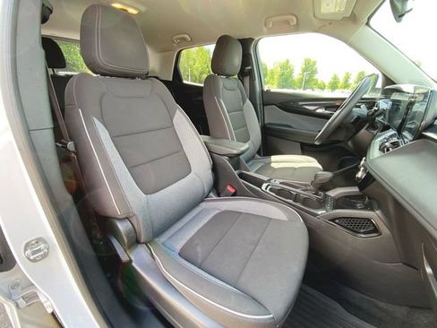 Used 2024 Chevrolet TrailBlazer LT w/ Driver Confidence Package AWD/4WD image 25