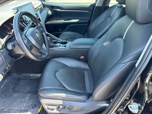 Used 2023 Toyota Camry XSE FWD image 9