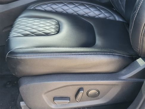 Used 2024 Ford Edge Titanium image 21