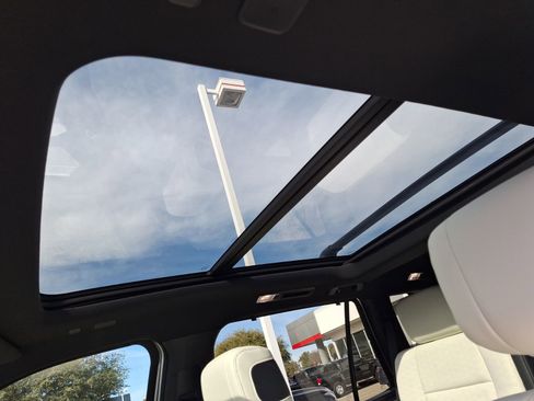 Used 2024 Toyota Sequoia Capstone image 30