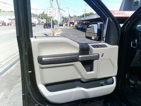 Used 2020 Ford F150 XLT w/ Equipment Group 302A Luxury AWD/4WD image 15