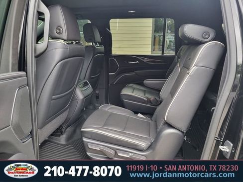 Used 2023 Cadillac Escalade ESV Premium Luxury RWD image 17