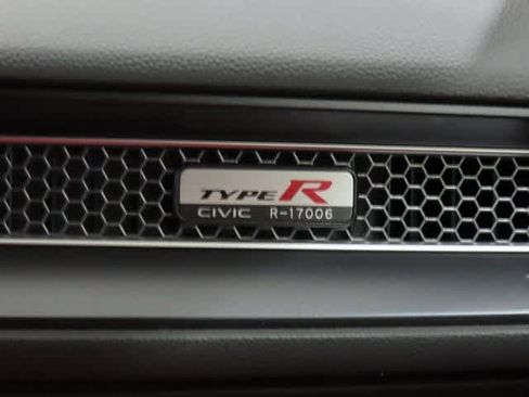 Certified 2024 Honda Civic Type R image 25