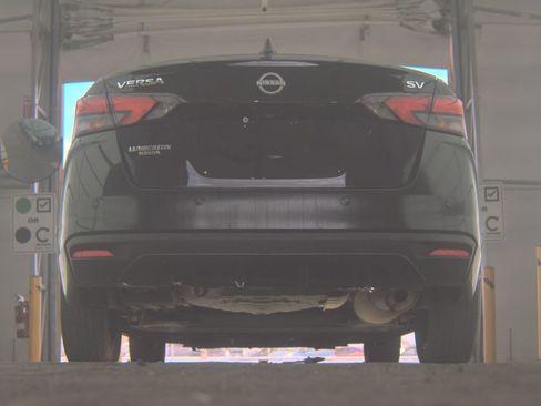 Used 2023 Nissan Versa SV image 10