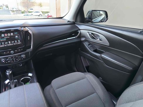 Used 2019 Chevrolet Traverse LT image 18