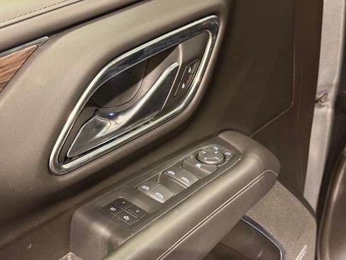 Used 2021 Chevrolet Tahoe Z71 w/ Max Trailering Package AWD/4WD image 15