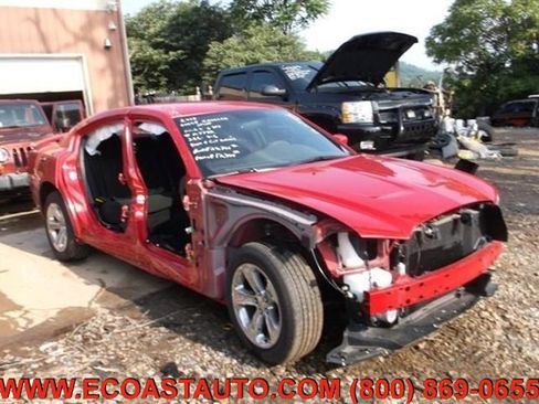 Used 2013 Dodge Charger SE w/ Sport Appearance Group image 1