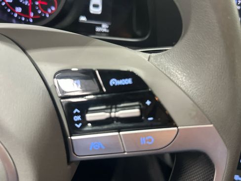 Used 2023 Hyundai Elantra SEL FWD image 28