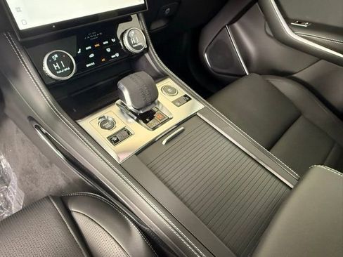 Used 2025 Jaguar F-PACE R-Dynamic S image 22