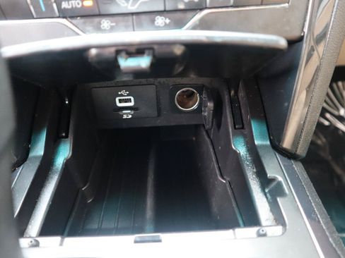 Used 2016 Ford Explorer XLT w/ Equipment Group 202A AWD/4WD image 80