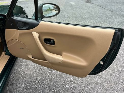 Used 2000 MAZDA MX-5 Miata RWD image 10