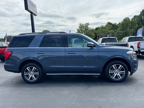 Used 2023 Ford Expedition XLT RWD image 3