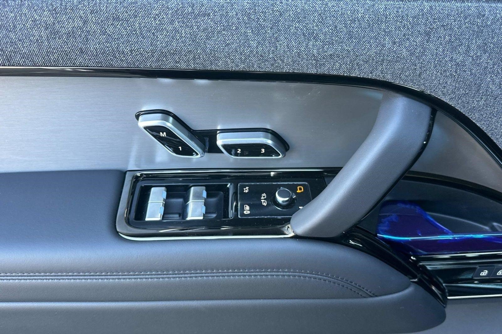 New 2027 Land Rover Range Rover Sport SE AWD/4WD image 14
