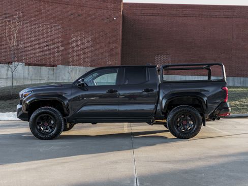 Used 2024 Toyota Tacoma TRD Pro image 6