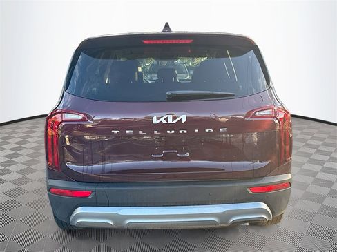 Used 2022 Kia Telluride LX image 7