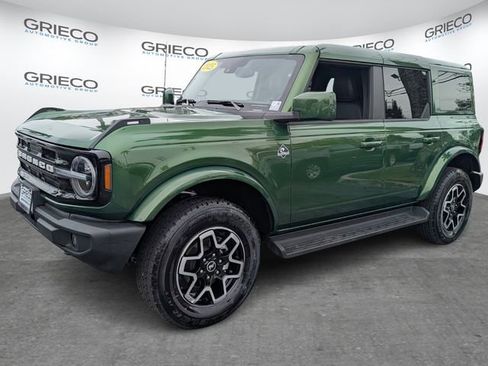 Used 2025 Ford Bronco Outer Banks image 3