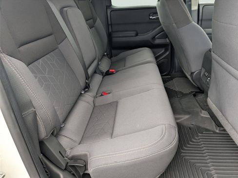 Used 2025 Nissan Frontier SV w/ SV Convenience Package image 37