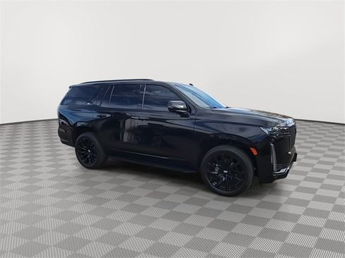 Used 2023 Cadillac Escalade Sport w/ LPO, ONYX Package image 2