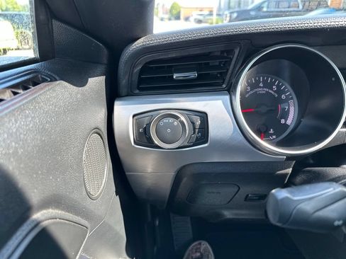 Used 2020 Ford Mustang Premium RWD image 22