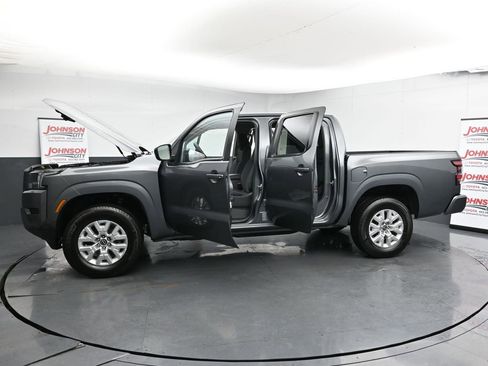 Used 2023 Nissan Frontier SV image 45