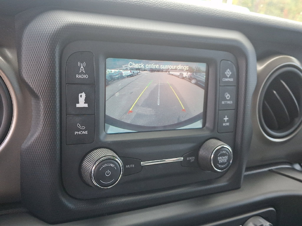 Used 2018 Jeep Wrangler Sport AWD/4WD image 18