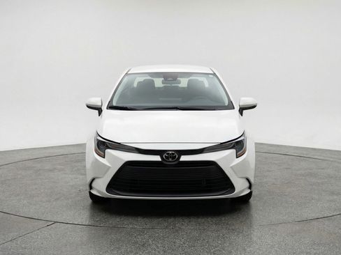 Used 2025 Toyota Corolla LE FWD image 2
