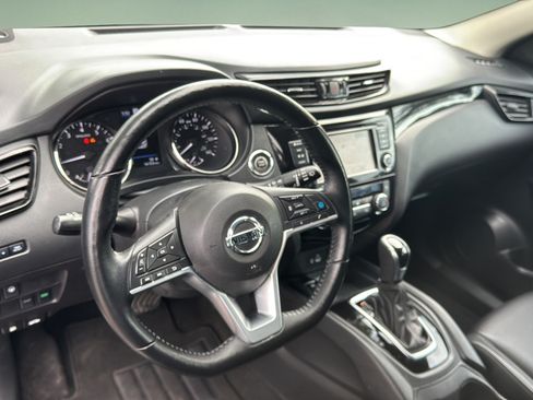 Used 2022 Nissan Rogue Sport SL FWD image 16