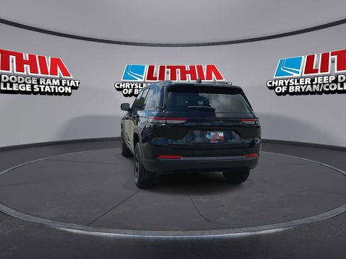 New 2026 Jeep Grand Cherokee Altitude RWD image 7