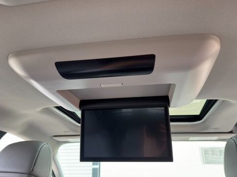 Used 2026 Toyota Sienna XLE FWD image 39
